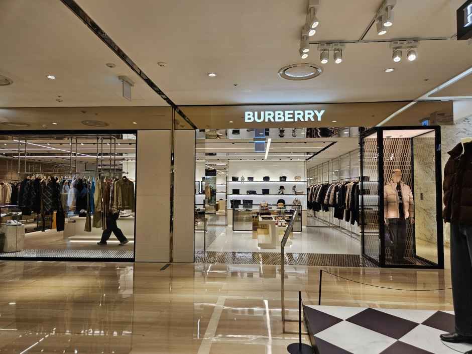 Burberry Men's Lotte Department Store Busan Main Branch