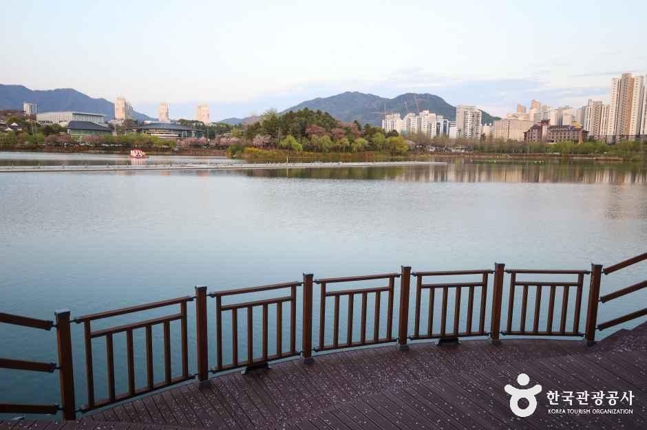 虎岩池