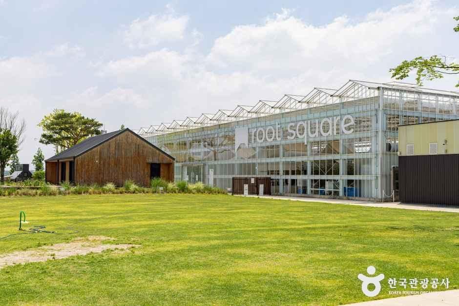 뤁스퀘어 - 충청북도 진천군 이월면 진광로 928-27 관광 명소