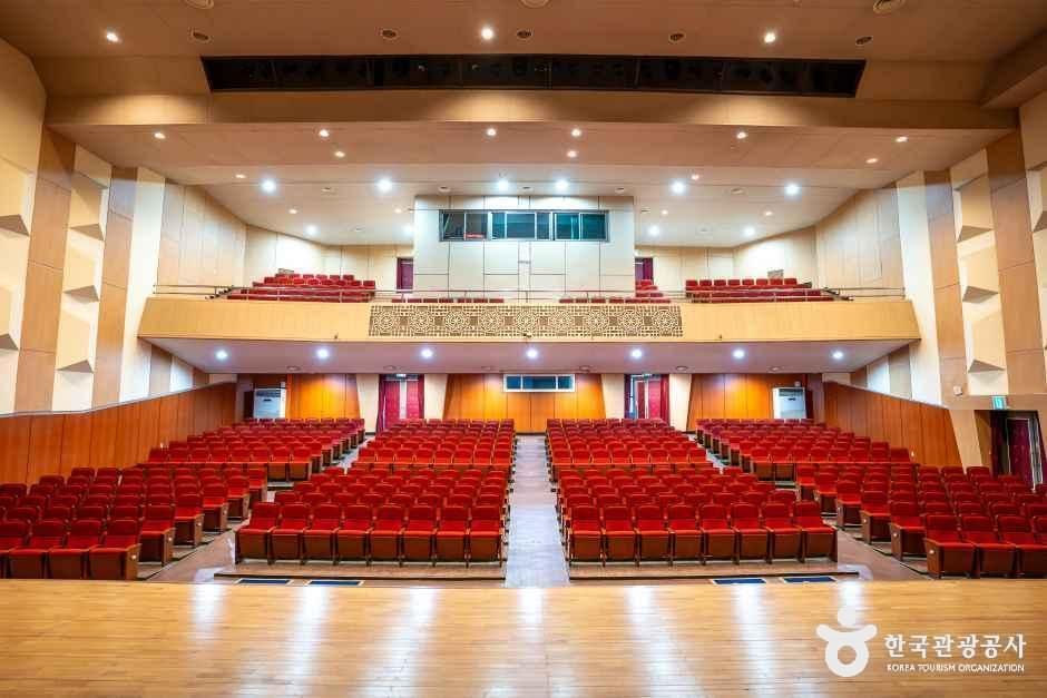 전주 덕진예술회관