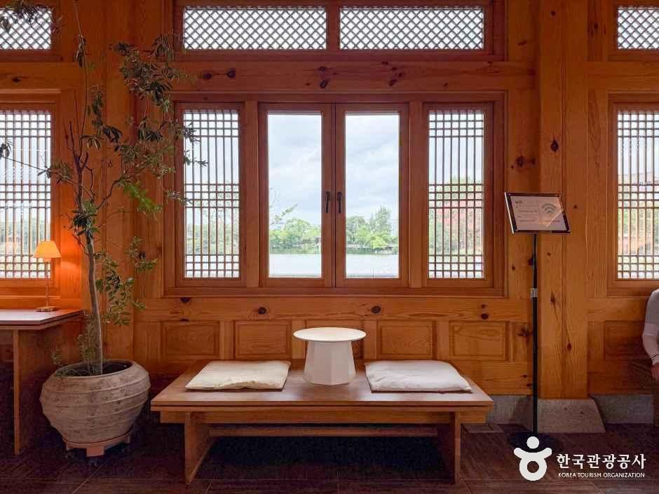 연화정 도서관