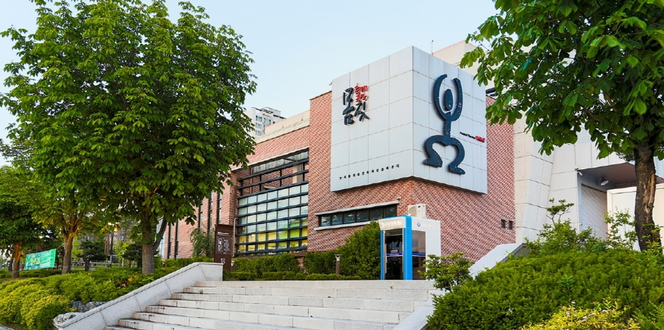 庆典剧场 Momjit