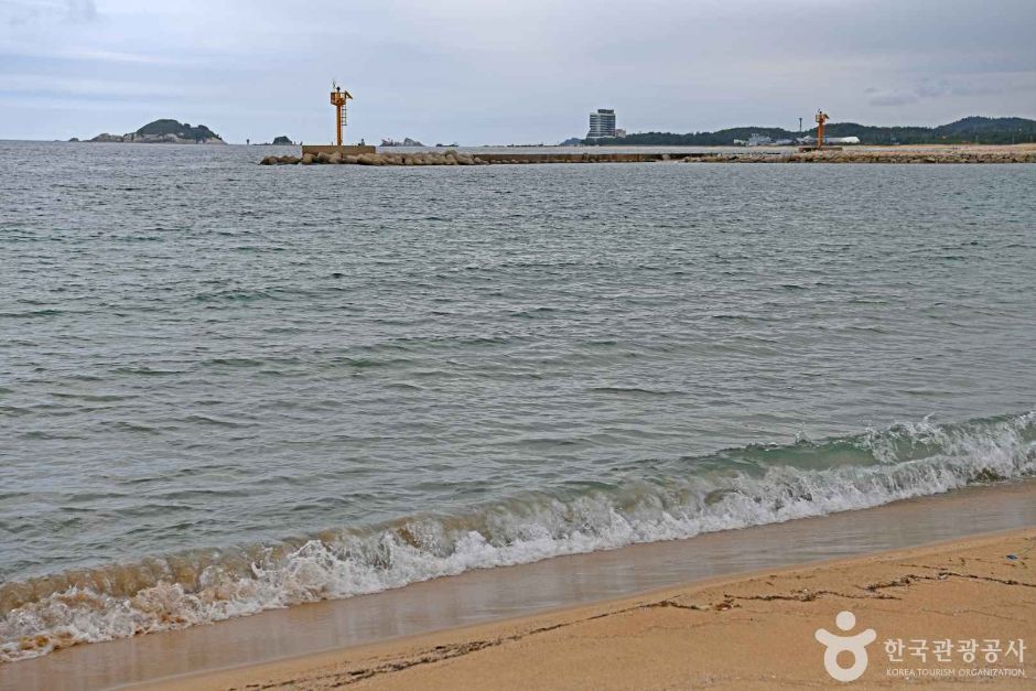 Пляж Конхёнчжин 1-ри (공현진1리해변)