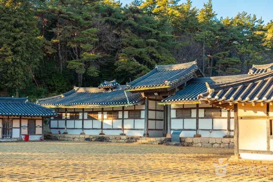 해남윤씨 영모당