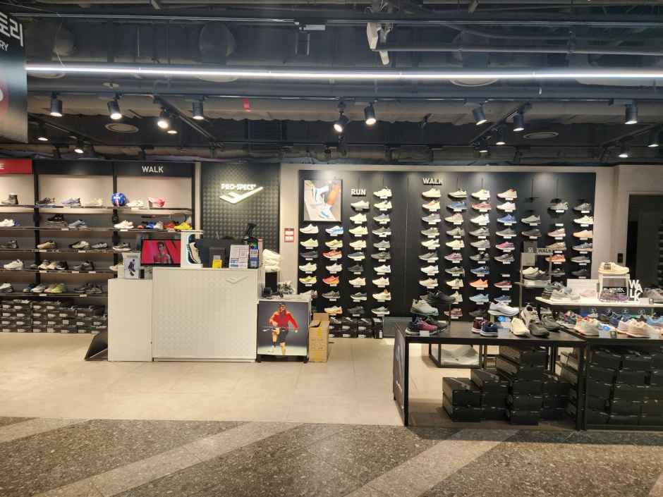 프로스펙스 NC 신구로점