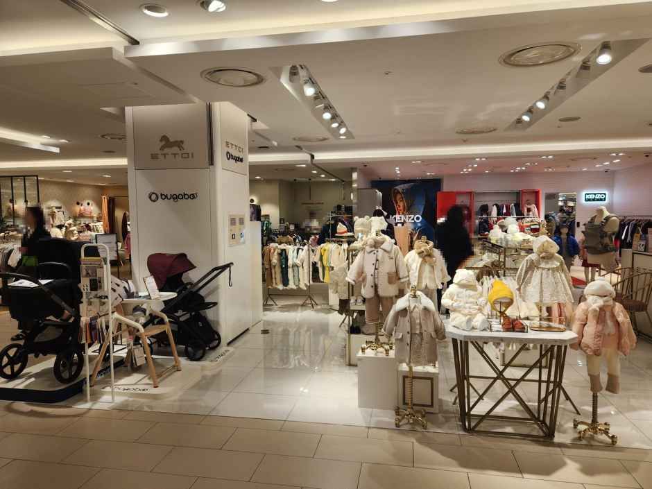 에뜨와 신세계백화점 타임스퀘어점