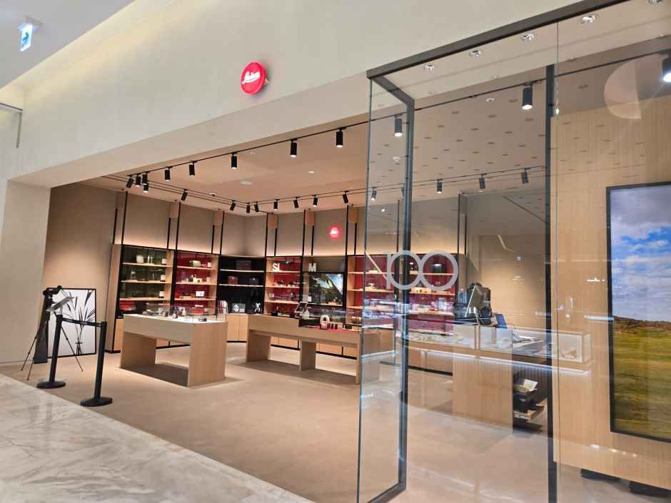 라이카 스토어 현대백화점 판교점