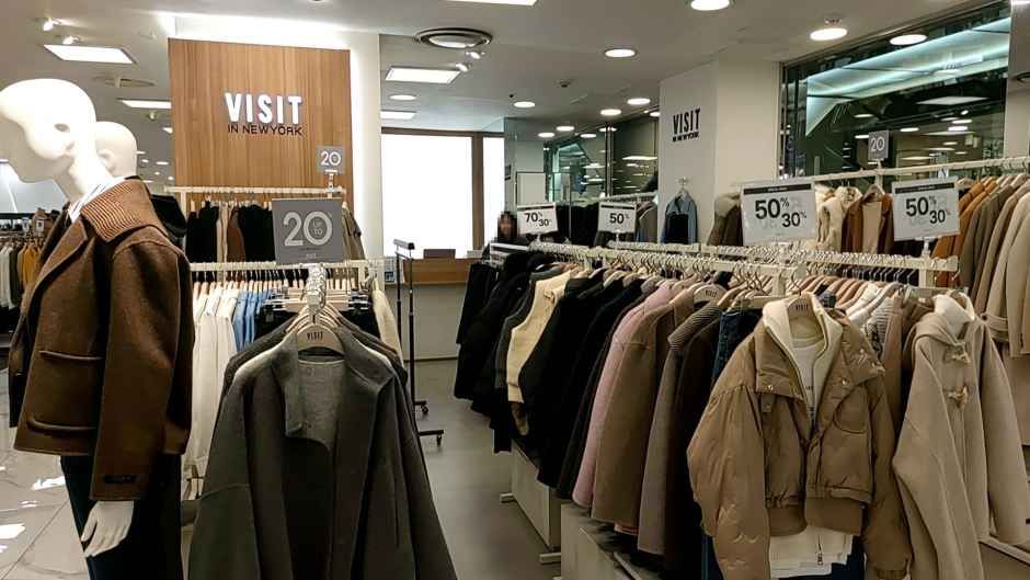 Visit in New York NewCore奥特莱斯 坪村店