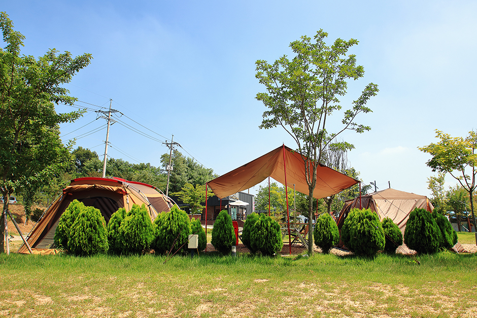 Sangsang Madang Nonsan Art Camping Village