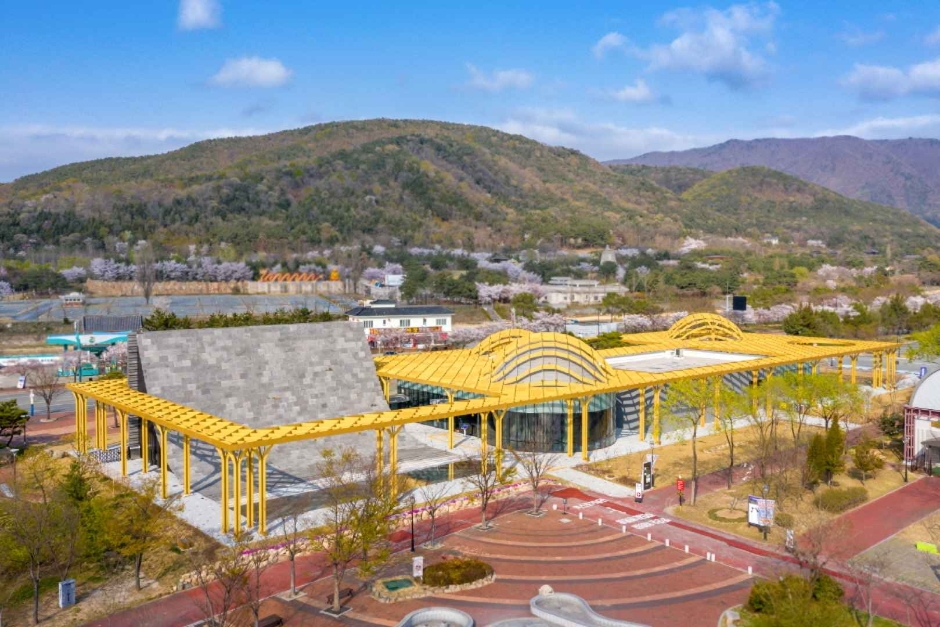 Gyeongju Expo Solgeo Art Museum
