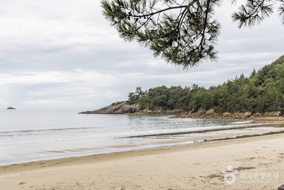 Baekgil Beach