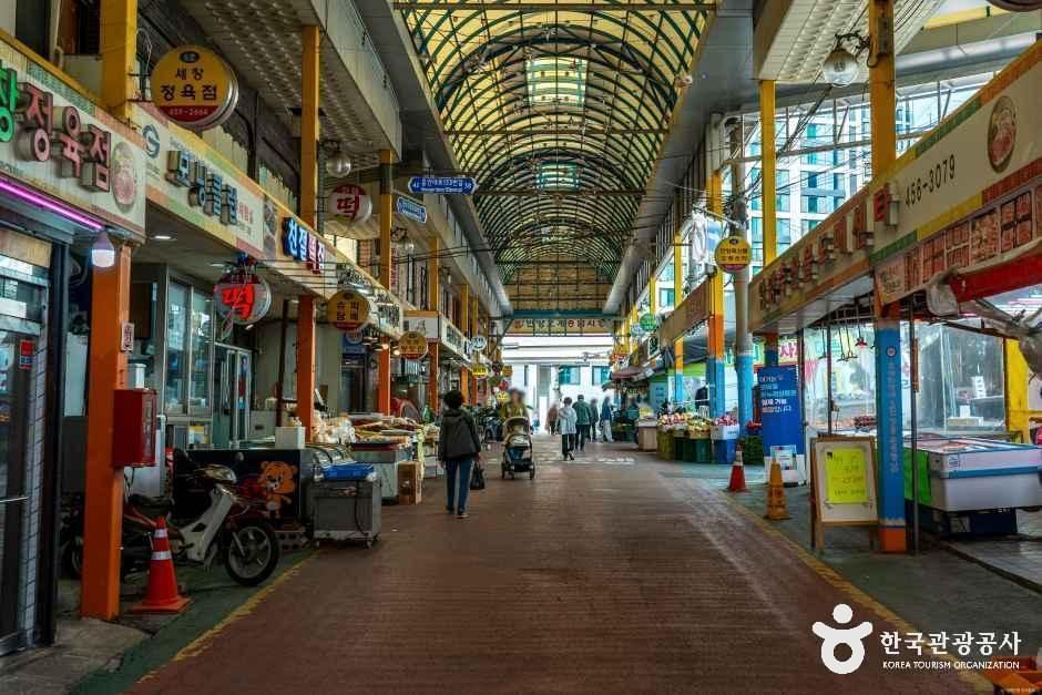Hogye Traditional Market 3