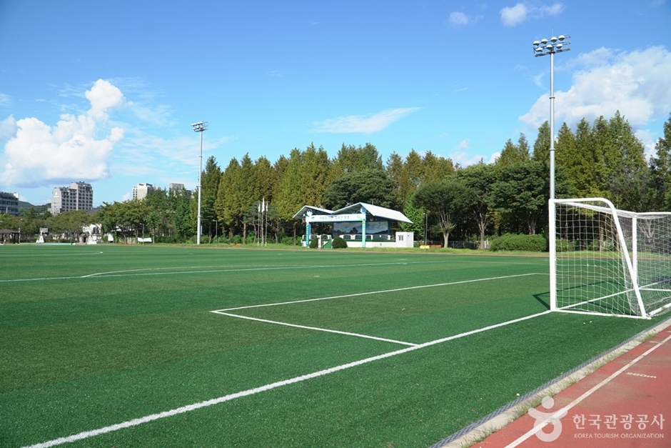 陽西文化体育公園