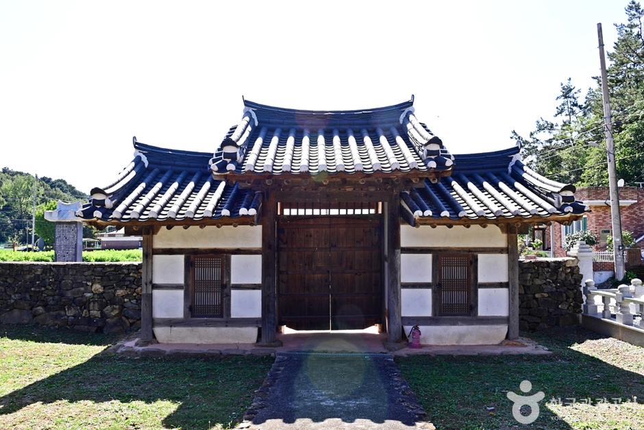 Yeongam Jipyeongjae