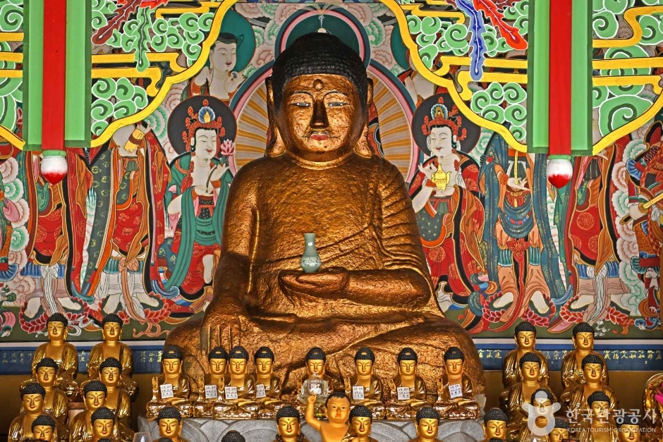 槐山普安寺石造药师如来坐像