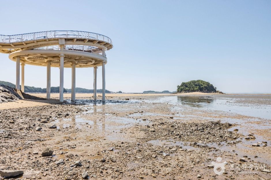 Mokseom Island