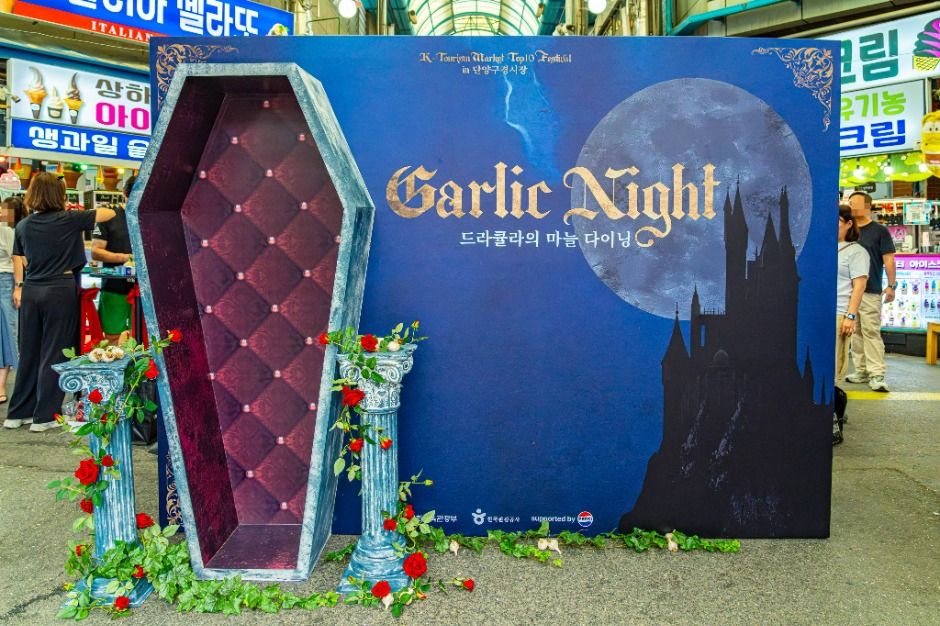 The photo zone of the Dracula’s Garlic Dining