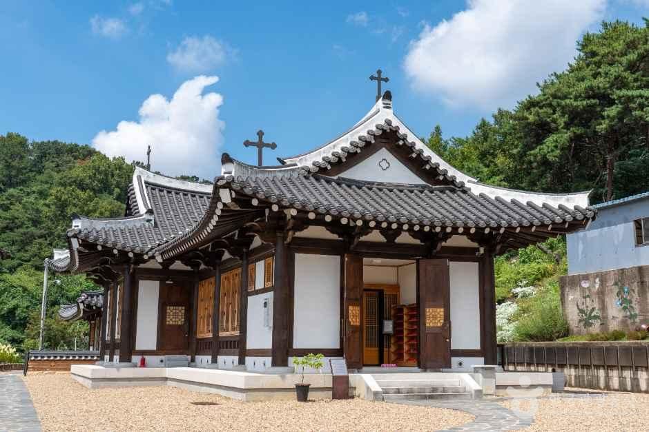 신나무골성지 - 경상북도 칠곡군 지천면 칠곡대로 2189-22 관광 명소