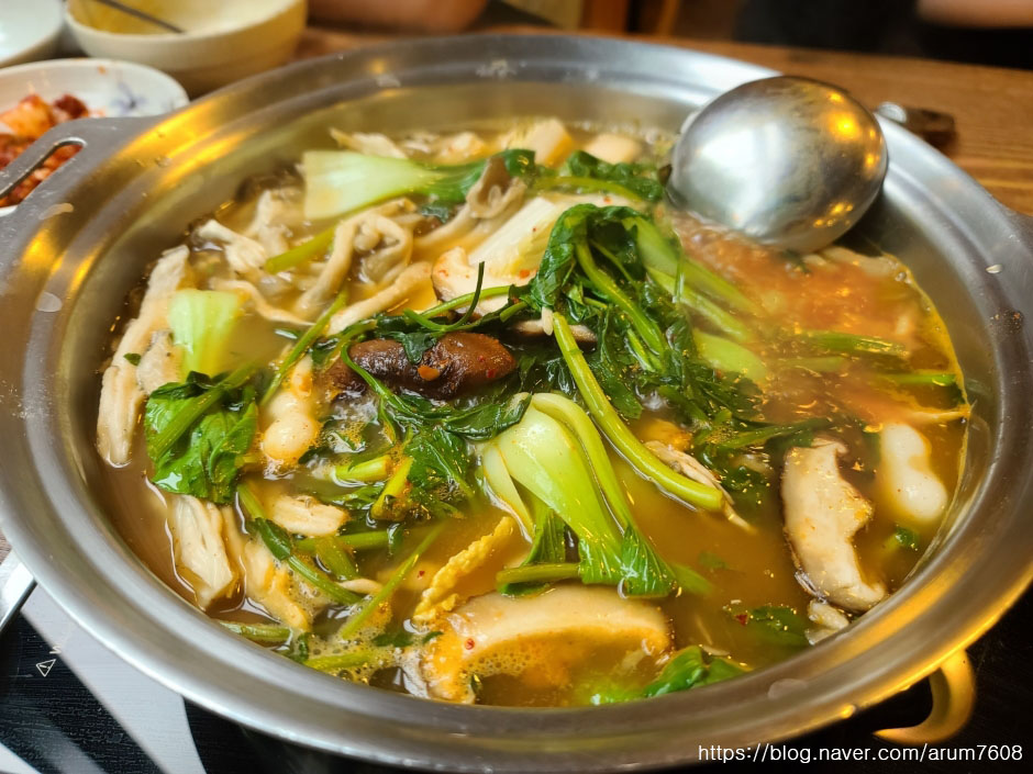 庭園刀削麺