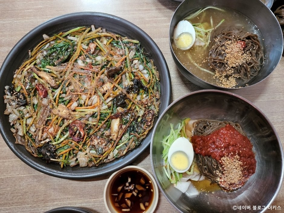 벚골도토리막국수
