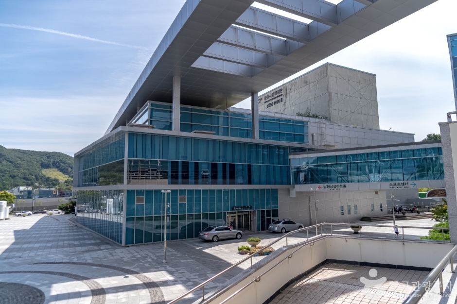 Gwangju Culture and Arts Center (Gwangju Cultural Foundation)