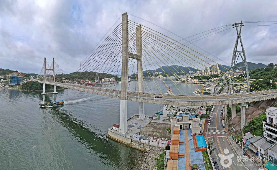 Geobukseon Bridge