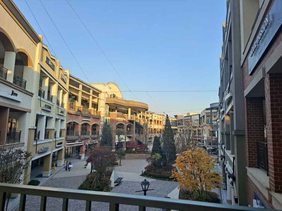 Shinsegae Factory Store - Paju Branch [Tax Refund Shop] (신세계팩토리스토어)