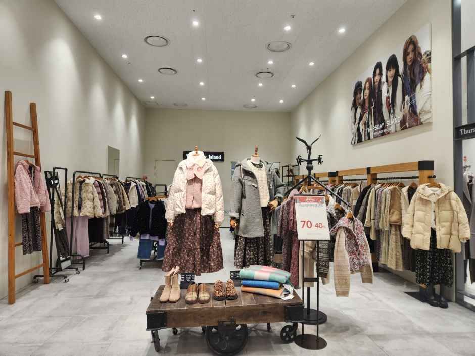 [事後免税店] Thursday Island（サースデーアイランド）・ロッテモールクァンギョ（光教）店(써스데이아일랜드 롯데몰 광교점)