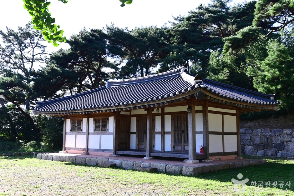 Yeongam Buchunjeong Pavilion