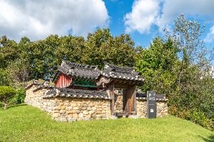 충주 이시진 효자각