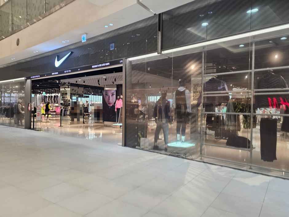 Nike - LOTTE Department Store Gimpo Airport Branch [Tax Refund Shop](나이키 롯데백화점 김포공항점)