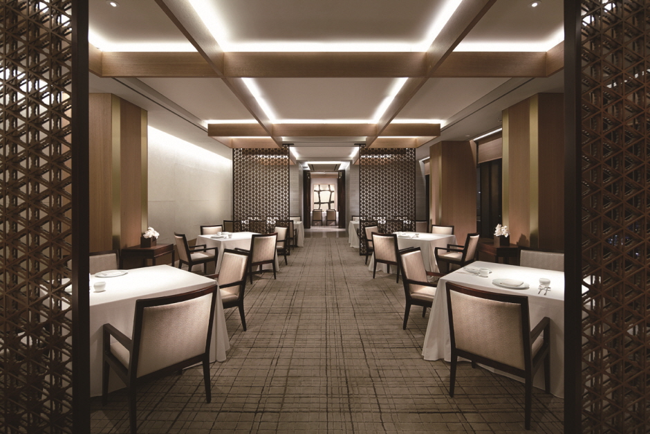 La Yeon restaurant at The Shilla Seoul hotel, the first three-Michelin-star Korean restaurant, serving modern hansik built on royal court cuisine techniques