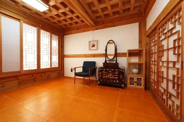 Mansang hanok’s photogenic hanok interior