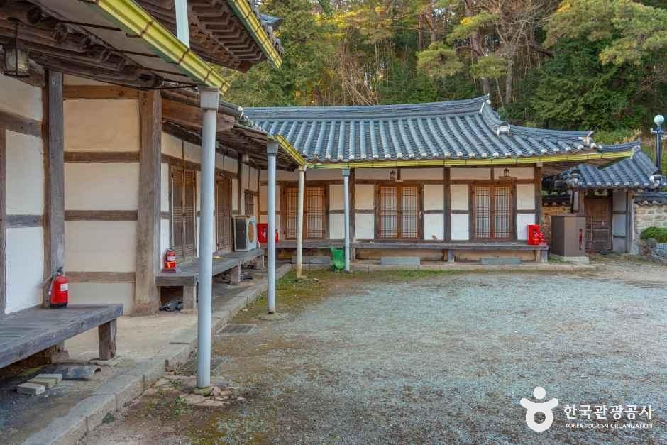 해남윤씨 영모당