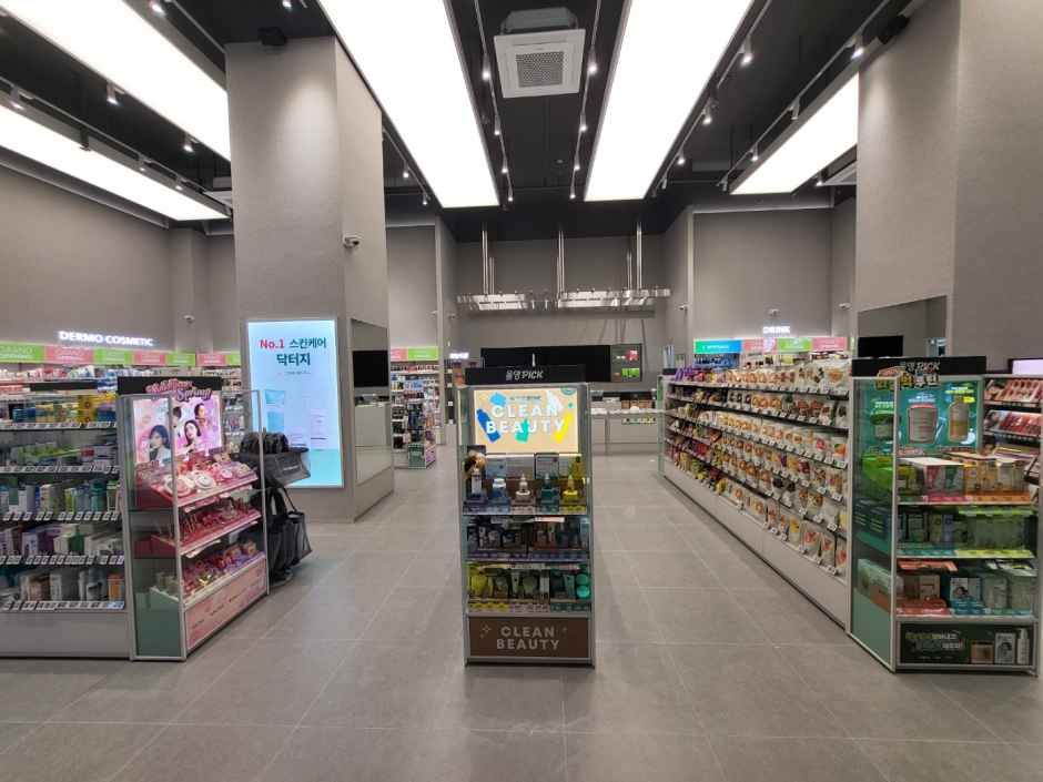 [事後免税店]Olive Young・トゥクソム駅店(올리브영 뚝섬역점)