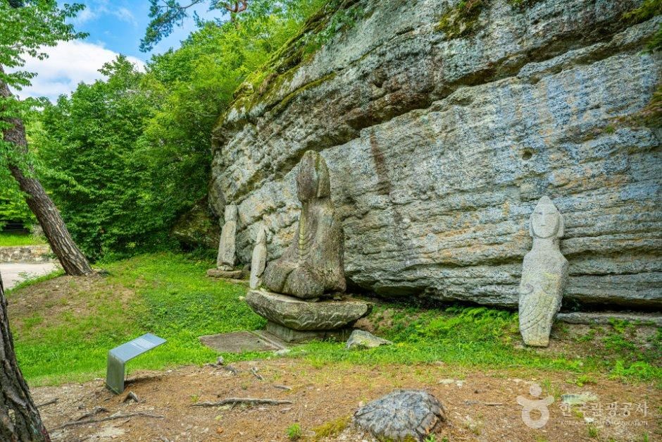 화순_운주사 층상응회암 (무등산권 국가지질공원) (2).jpg