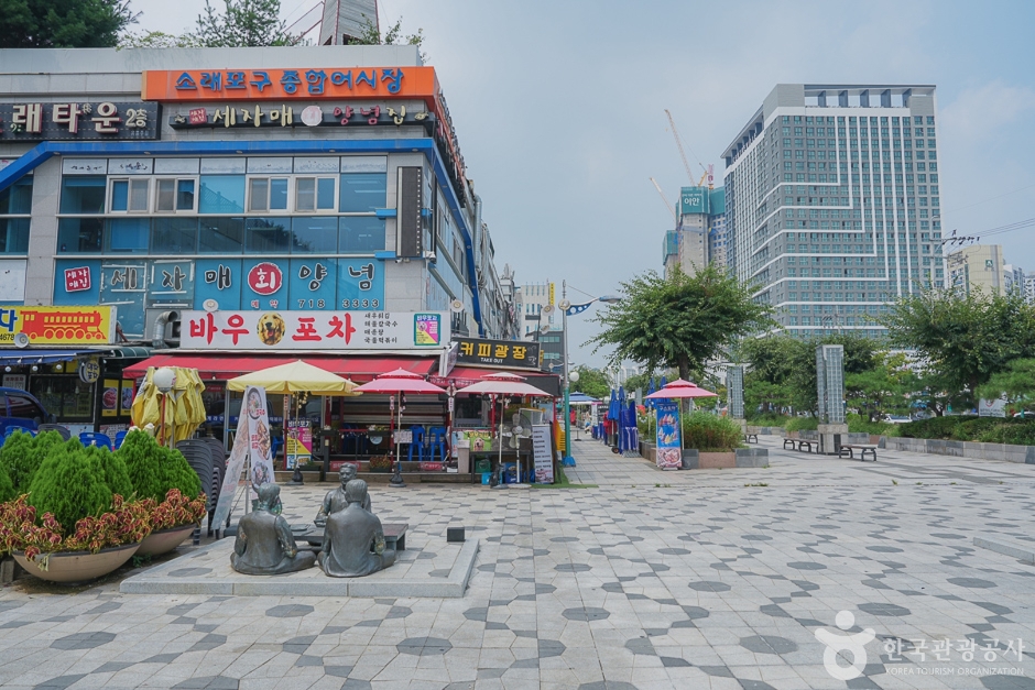 苏莱浦口大排档街