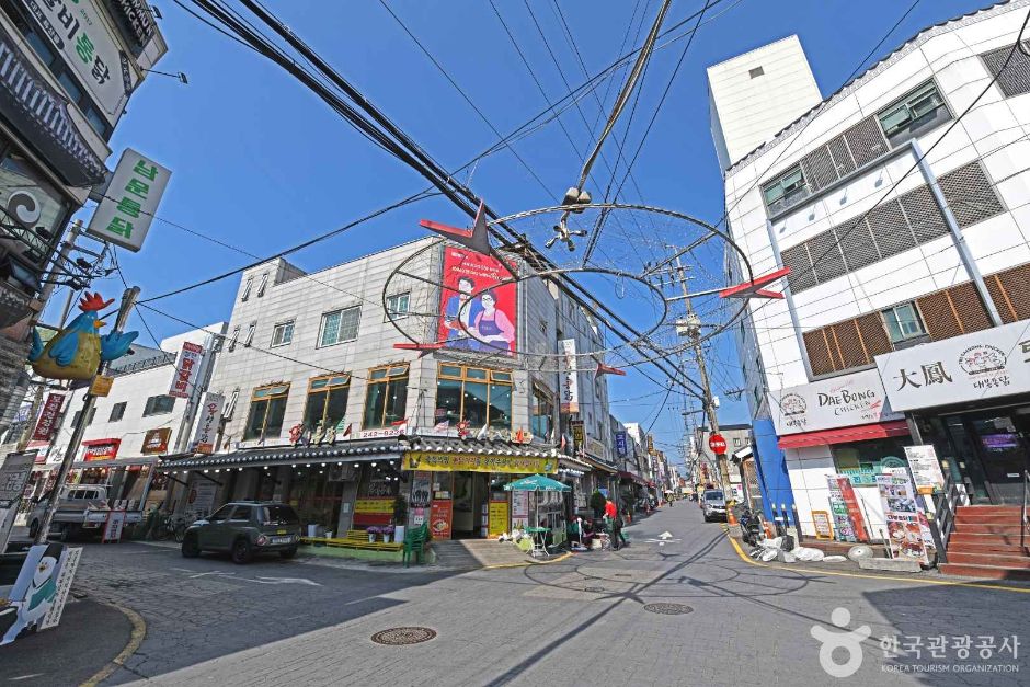 水原チキン屋通り