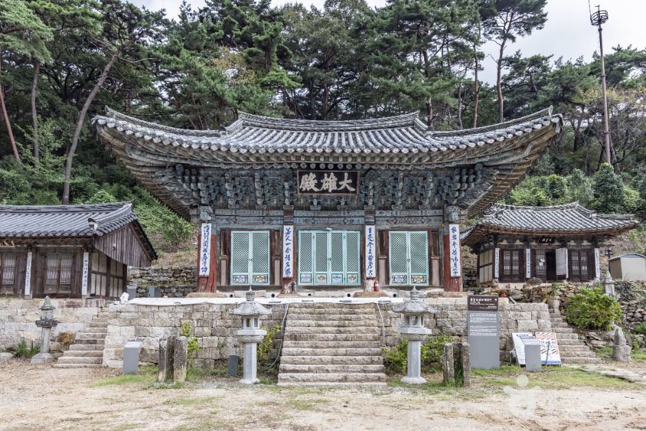 Anjeongsa Temple