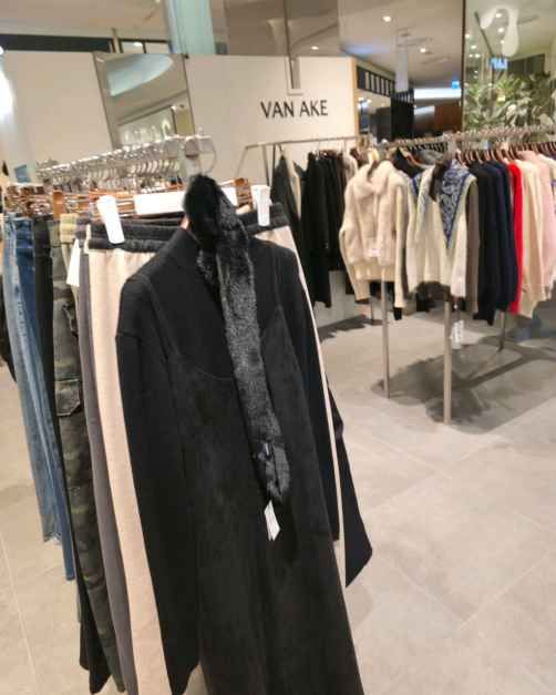 Van Eyck Lotte Department Store Gwangbok Branch