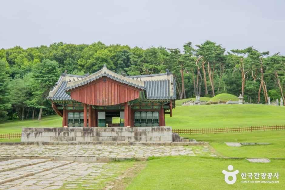 화성 융릉(장조·헌경황후)과 건릉(정조·효의황후) [유네스코 세계유산] - 경기도 화성시 효행로481번길 21 (안녕동) 관광 명소