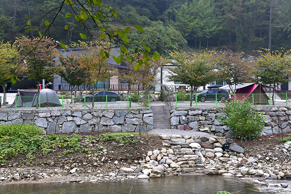 長水芳華洞キャンプ場