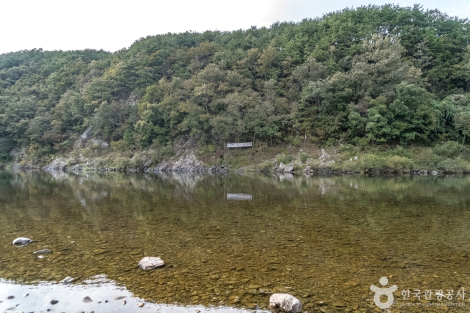 南露日江辺遊園地