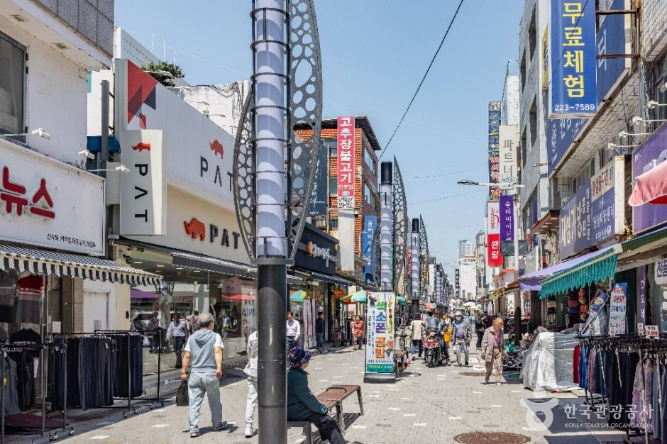 Cheongju Seongan-gil Fashion Street