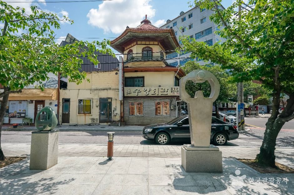 军港村历史路
