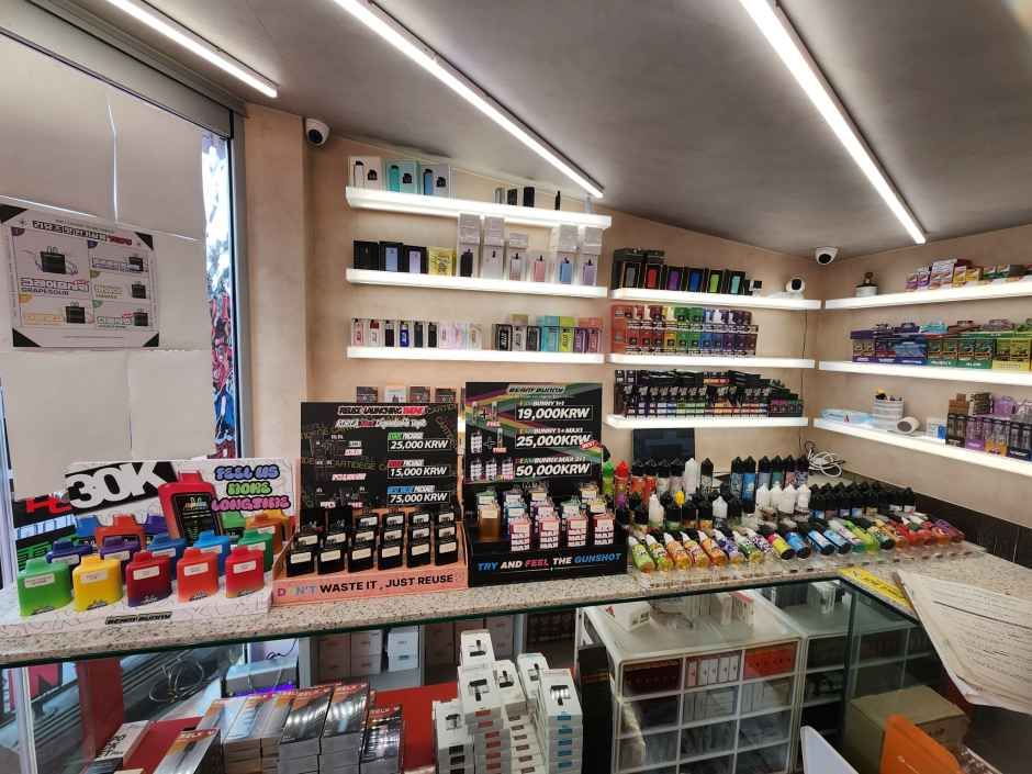 Youngwave Yeonnam Branch [Tax Refund Shop](영웨이브 전자담배 연남점)