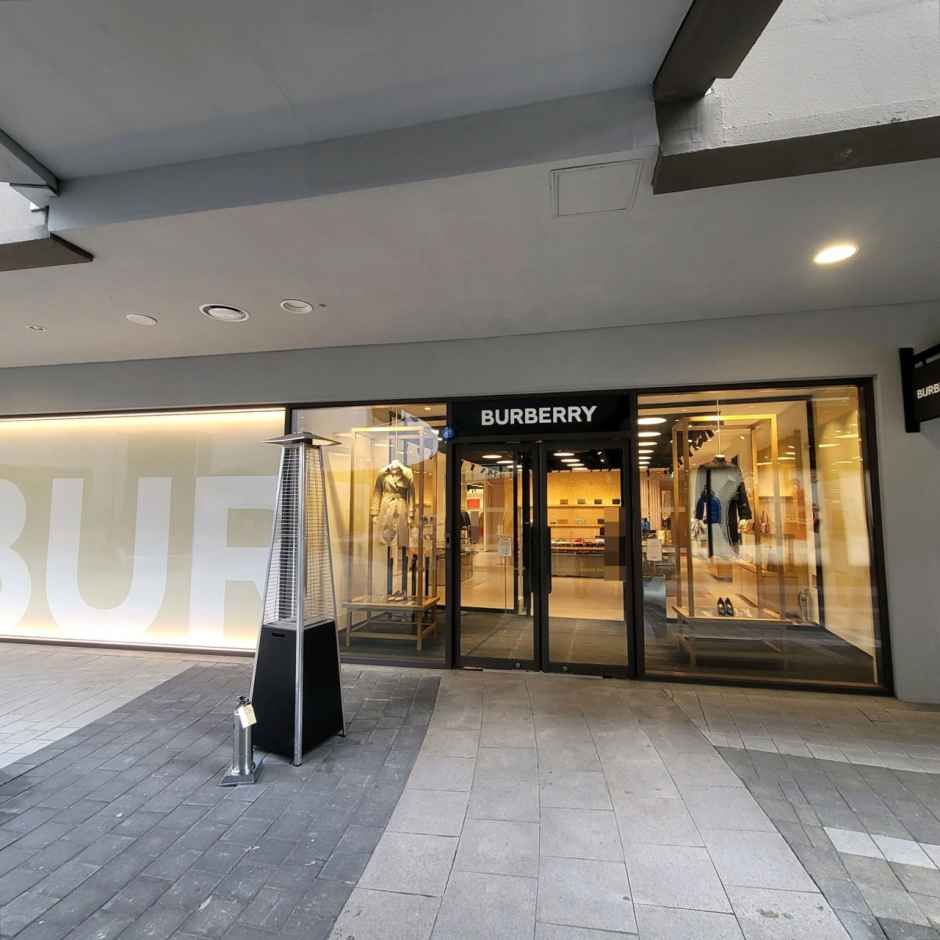 [事後免税店] BURBERRY（バーバリー）・ロッテプレミアムアウトレットトンブサン（東釜山）店(버버리 롯데프리미엄아울렛 동부산점)