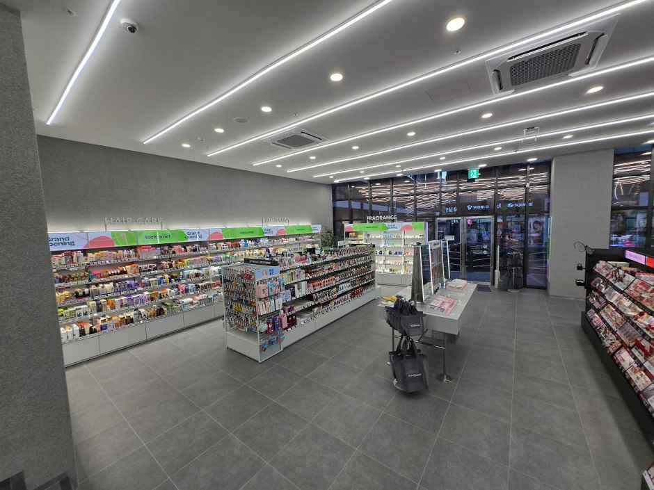 [事後免税店]Olive Young・ヘウンデ（海雲台）セントラル店(올리브영 해운대센트럴점)