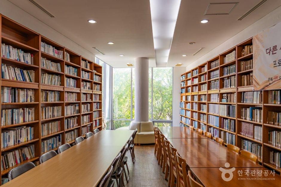 부산_금정구_요산김정한문학관 (4).jpg