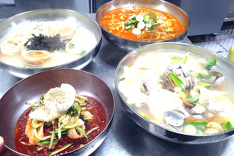 伽耶小麦冷面海鲜刀切面